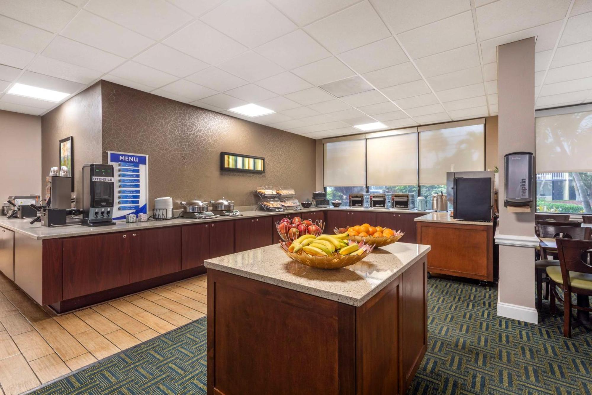 Best Western Cocoa Beach - Port Canaveral Esterno foto