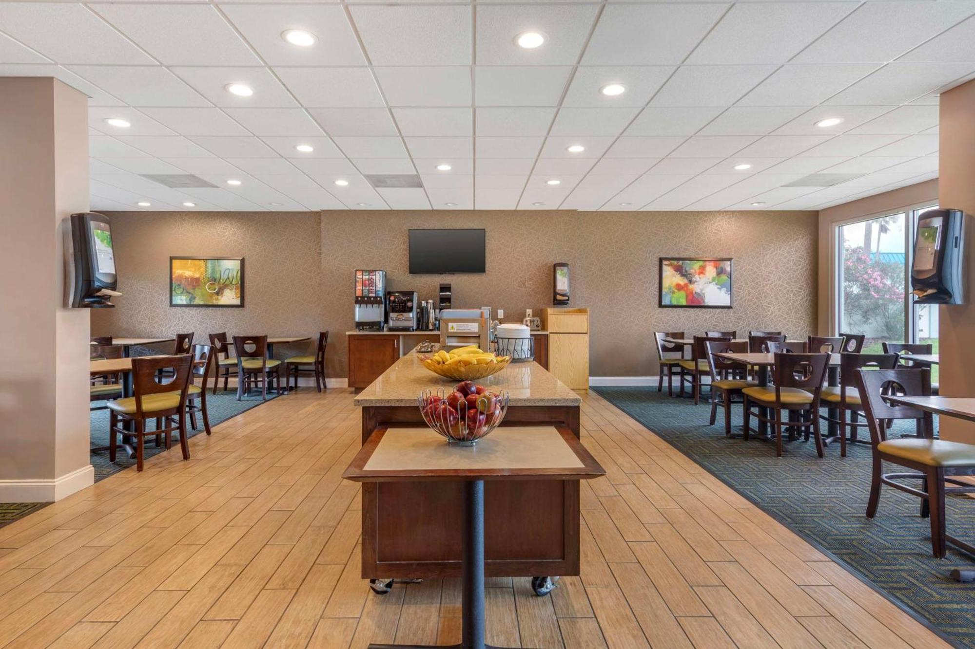 Best Western Cocoa Beach - Port Canaveral Esterno foto